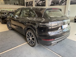 musta Porsche Cayenne 2019 kuva 2.
