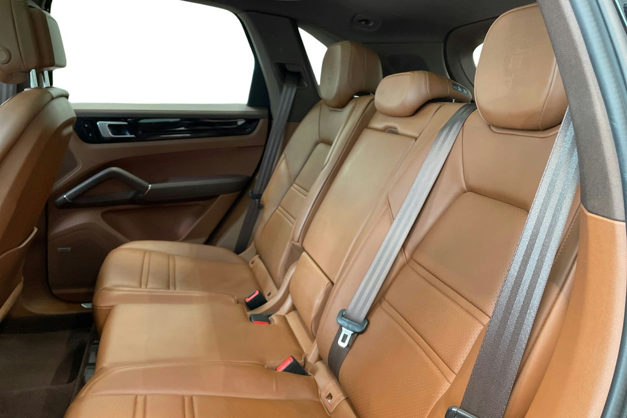 musta Porsche Cayenne 2019 kuva 8.