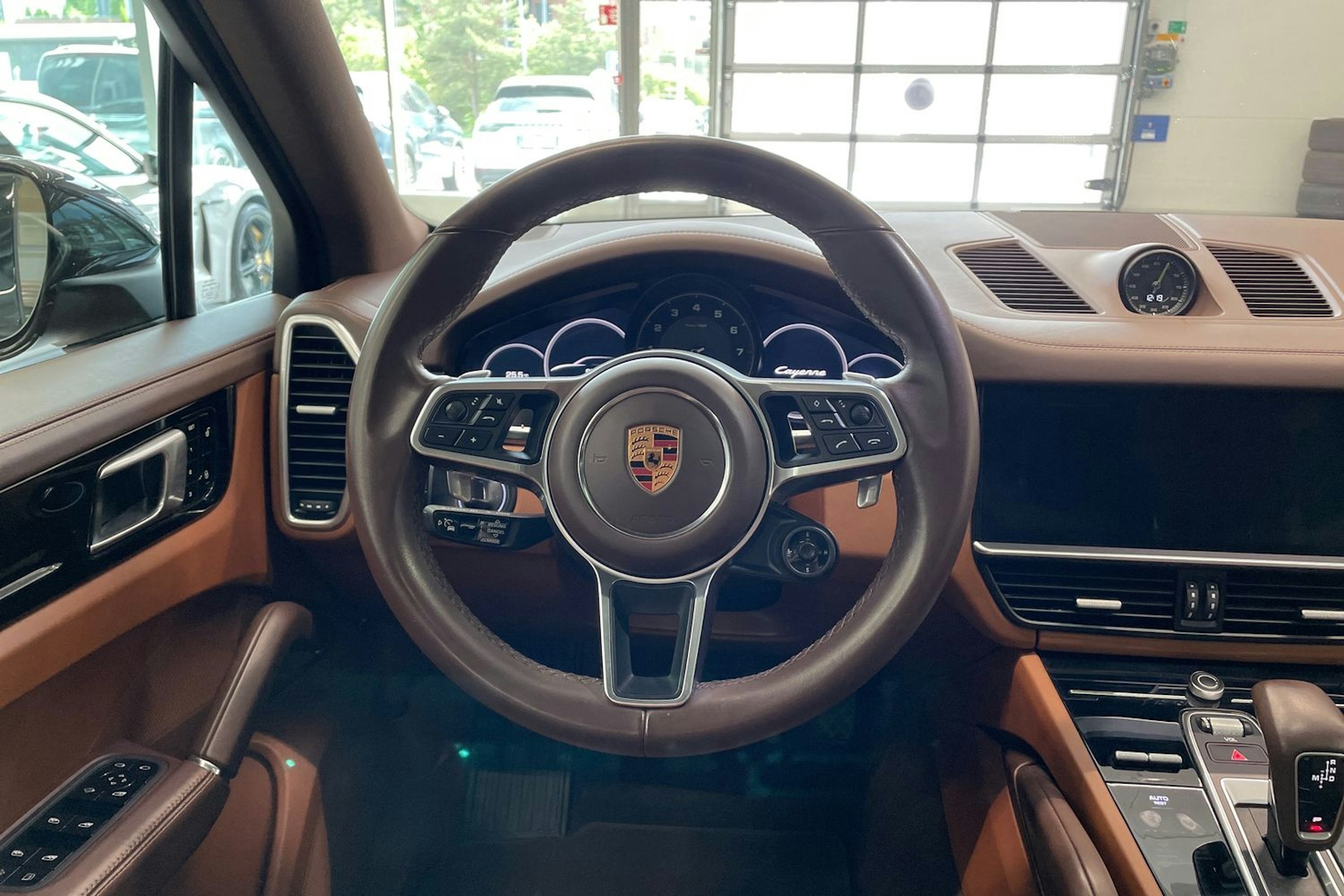 musta Porsche Cayenne 2019 kuva 10.