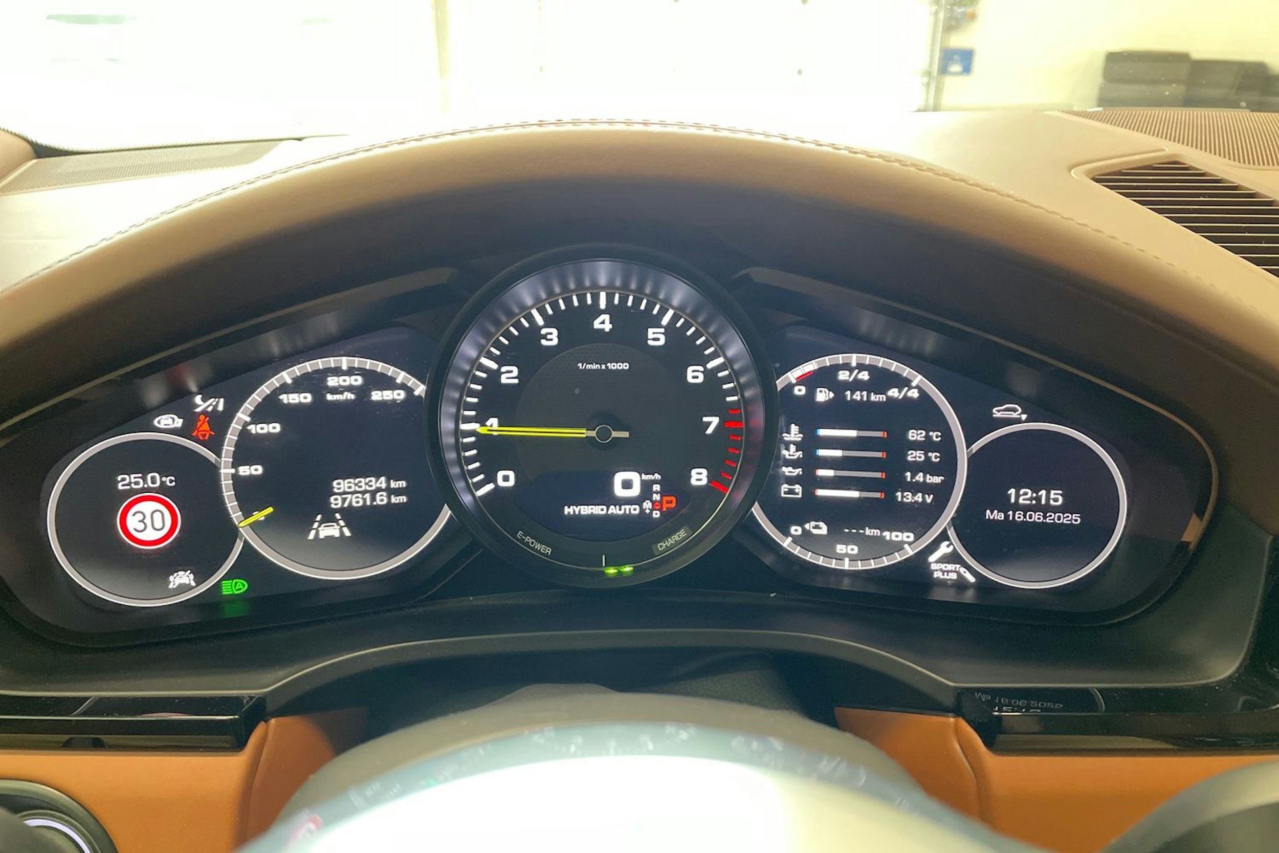 musta Porsche Cayenne 2019 kuva 11.