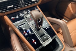 musta Porsche Cayenne 2019 kuva 13.