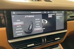 musta Porsche Cayenne 2019 kuva 26.