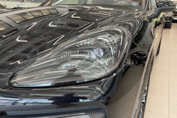 musta Porsche Cayenne 2019 kuva 27.