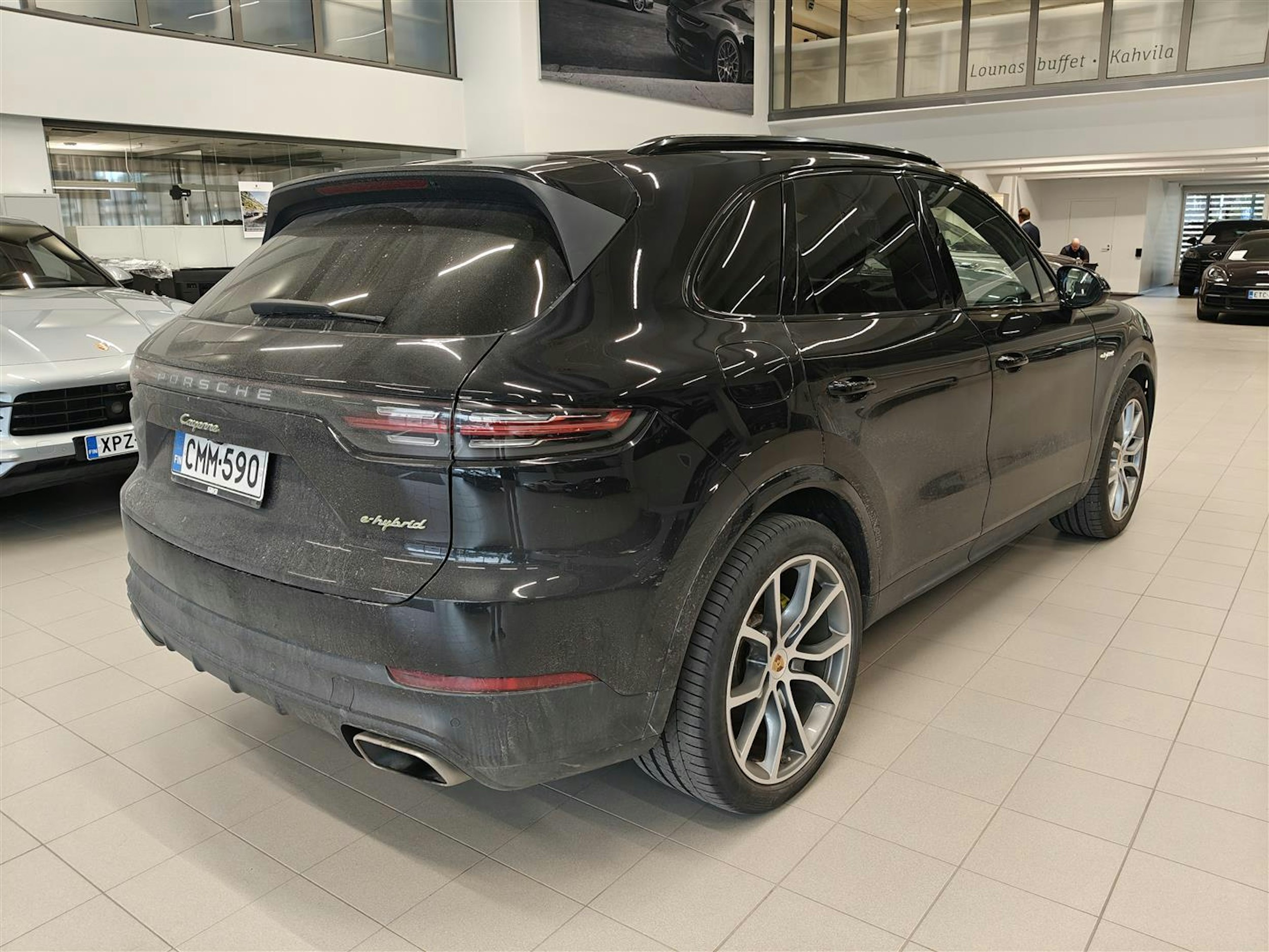 musta Porsche Cayenne 2019 kuva 2.
