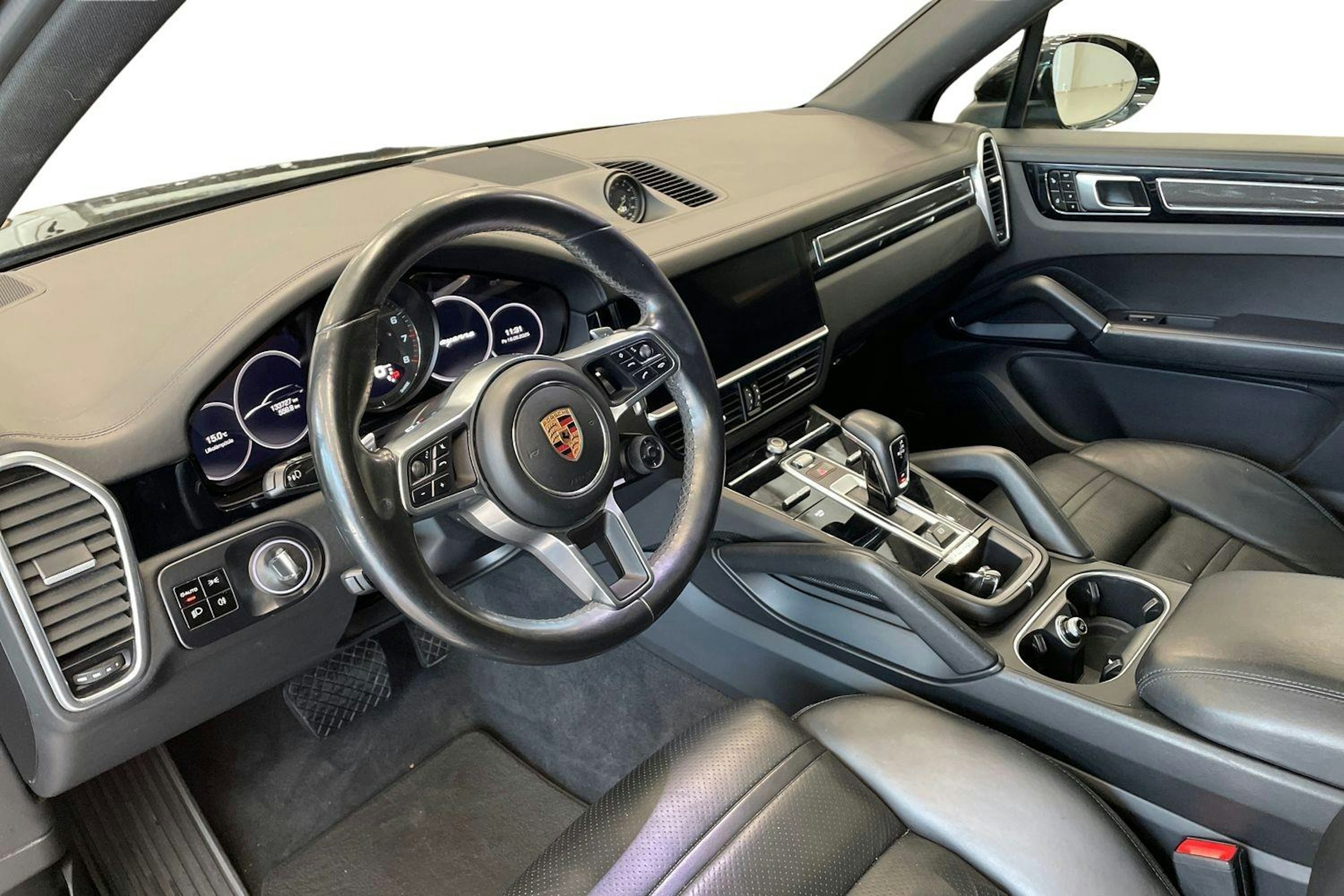 musta Porsche Cayenne 2019 kuva 6.