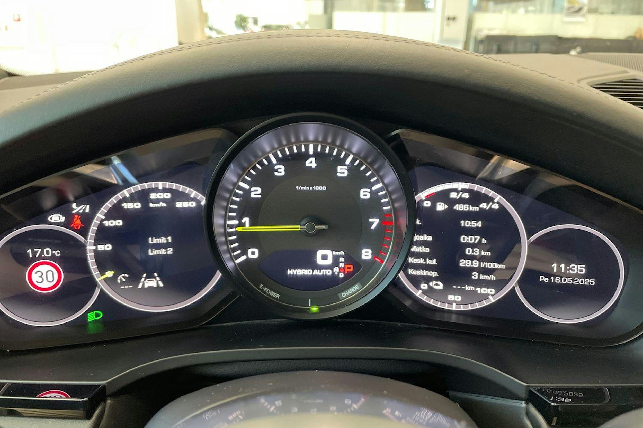 musta Porsche Cayenne 2019 kuva 11.