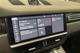 musta Porsche Cayenne 2019 kuva 14.