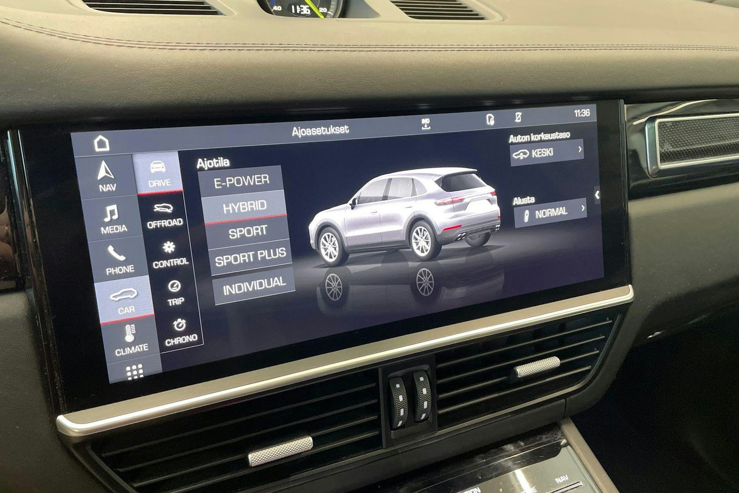 musta Porsche Cayenne 2019 kuva 15.