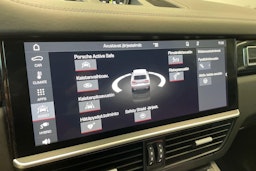 musta Porsche Cayenne 2019 kuva 16.