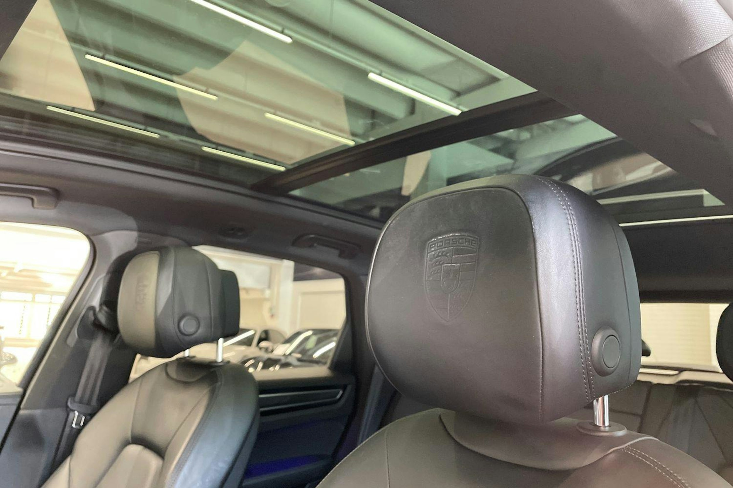 musta Porsche Cayenne 2019 kuva 19.