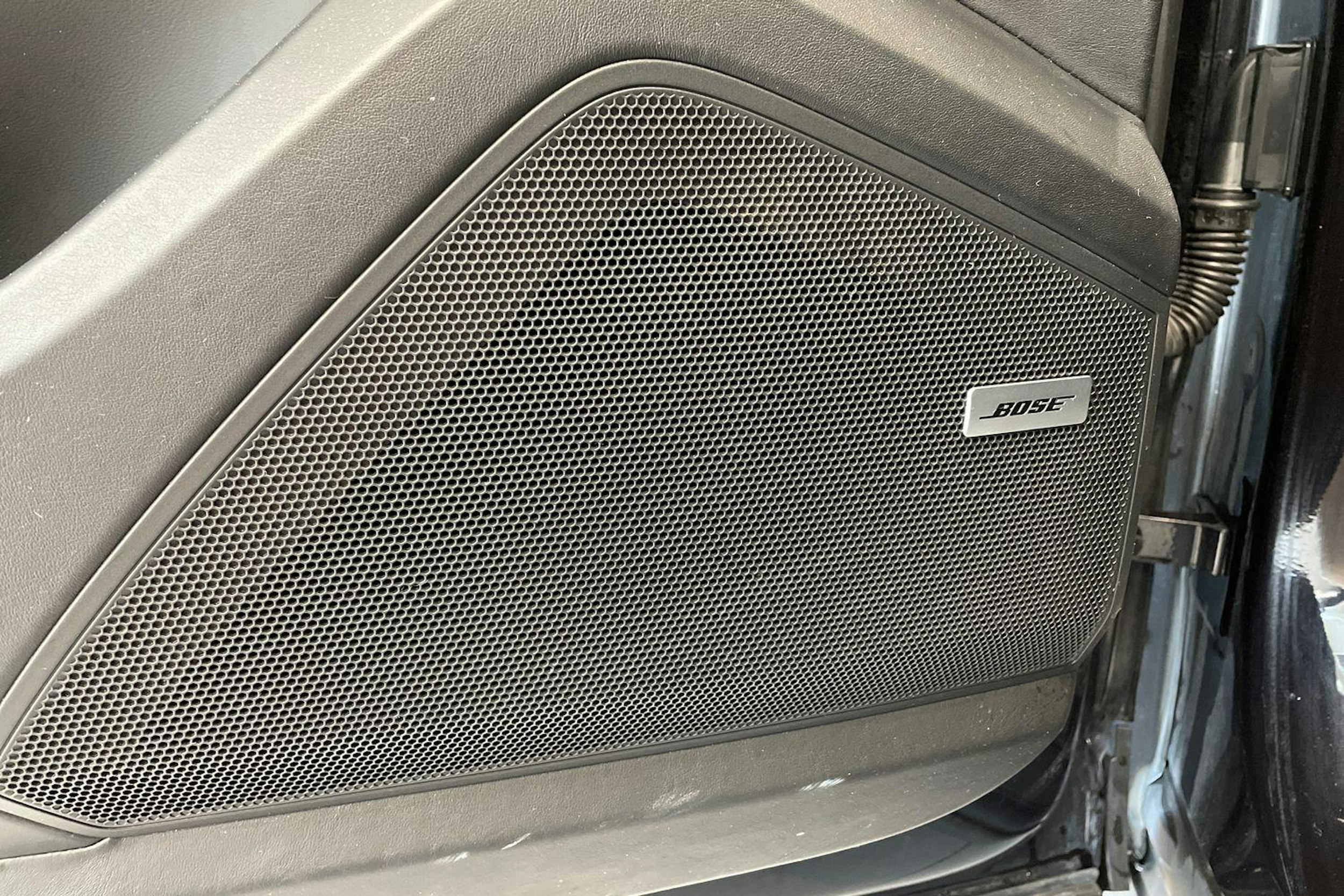 musta Porsche Cayenne 2019 kuva 20.