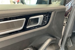 musta Porsche Cayenne 2019 kuva 21.