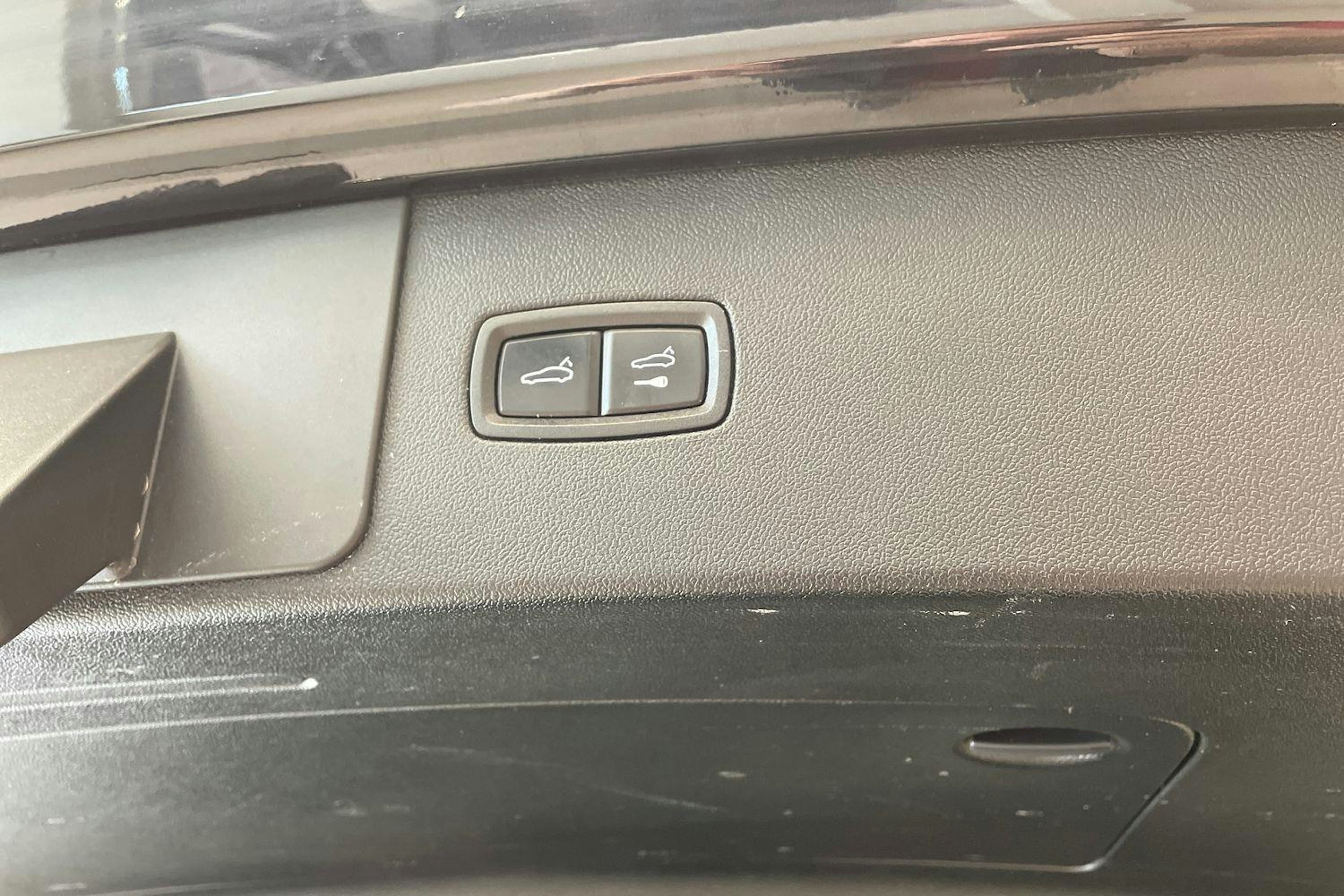 musta Porsche Cayenne 2019 kuva 23.