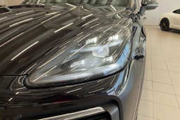 musta Porsche Cayenne 2019 kuva 25.