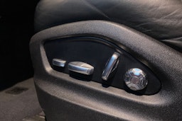 musta Porsche Cayenne 2019 kuva 25.