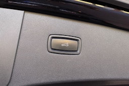 musta Porsche Cayenne 2019 kuva 29.