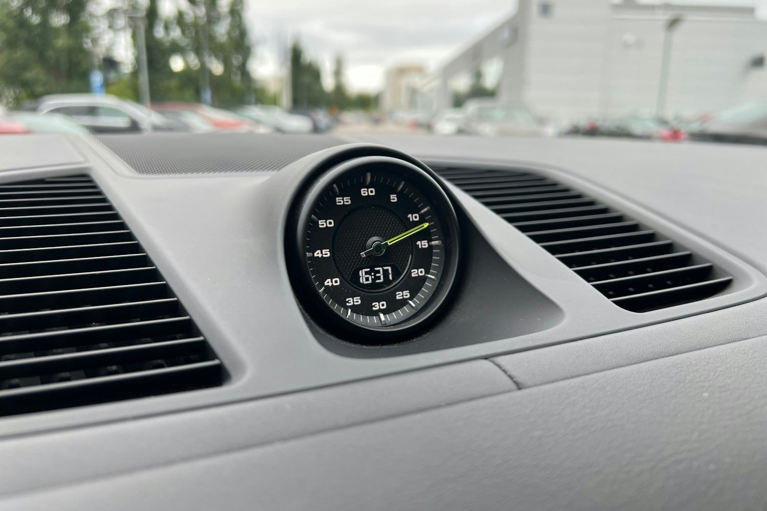 Harmaa Porsche Cayenne 2019 kuva 9.
