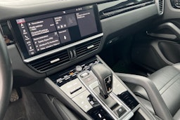 Harmaa Porsche Cayenne 2019 kuva 10.