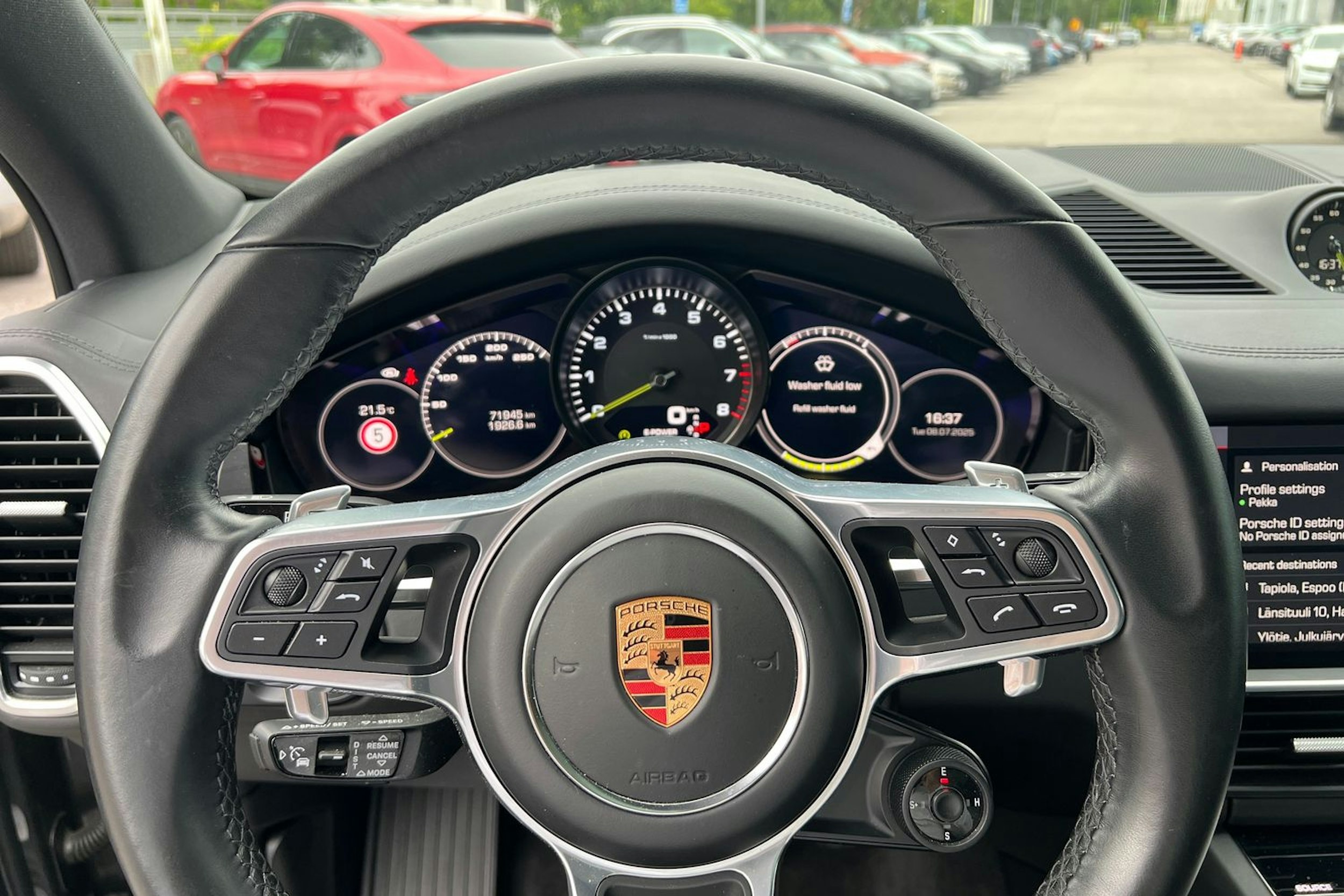 Harmaa Porsche Cayenne 2019 kuva 11.