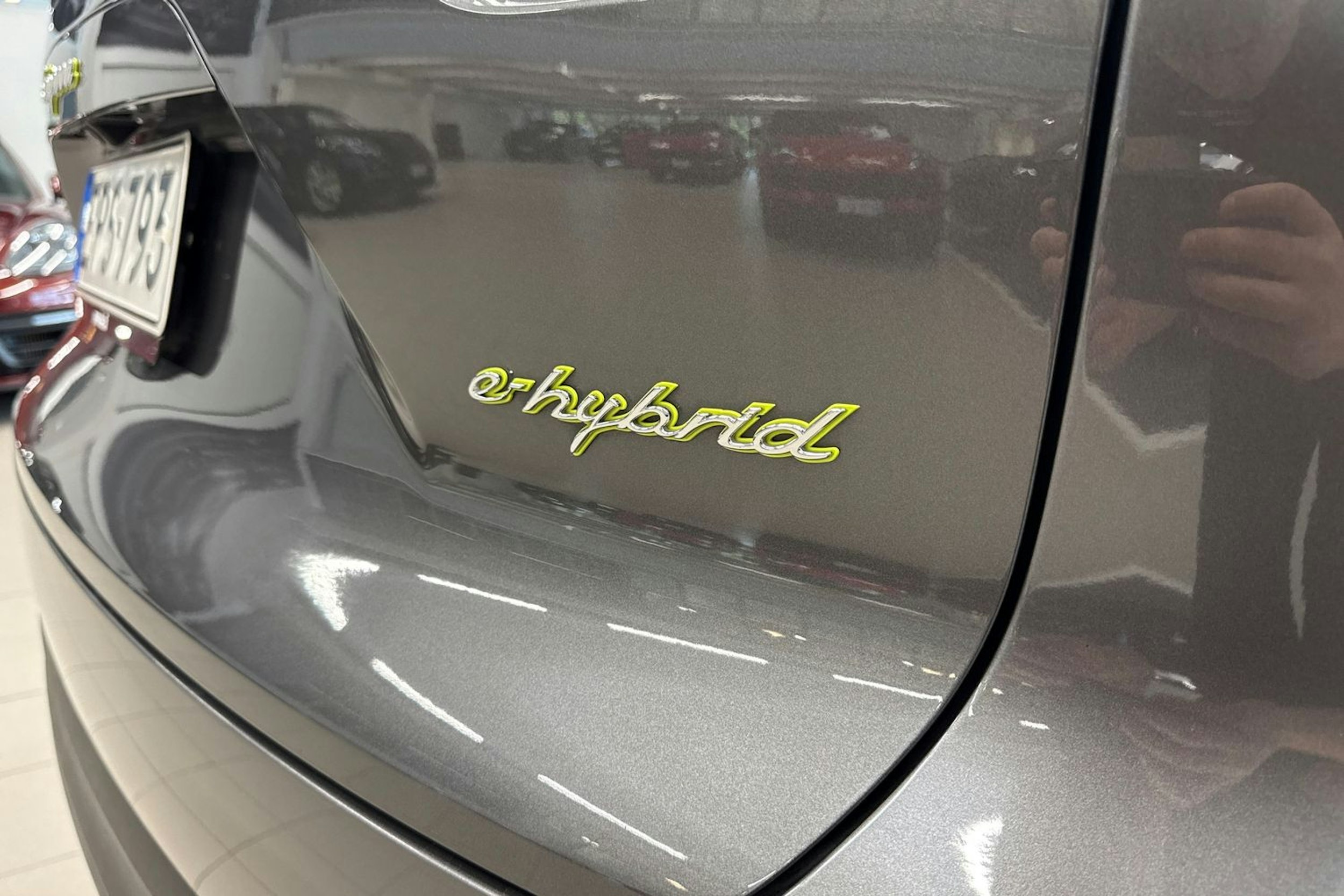 Harmaa Porsche Cayenne 2019 kuva 15.