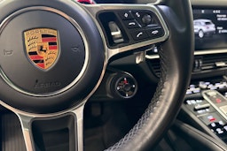 Harmaa Porsche Cayenne 2019 kuva 18.