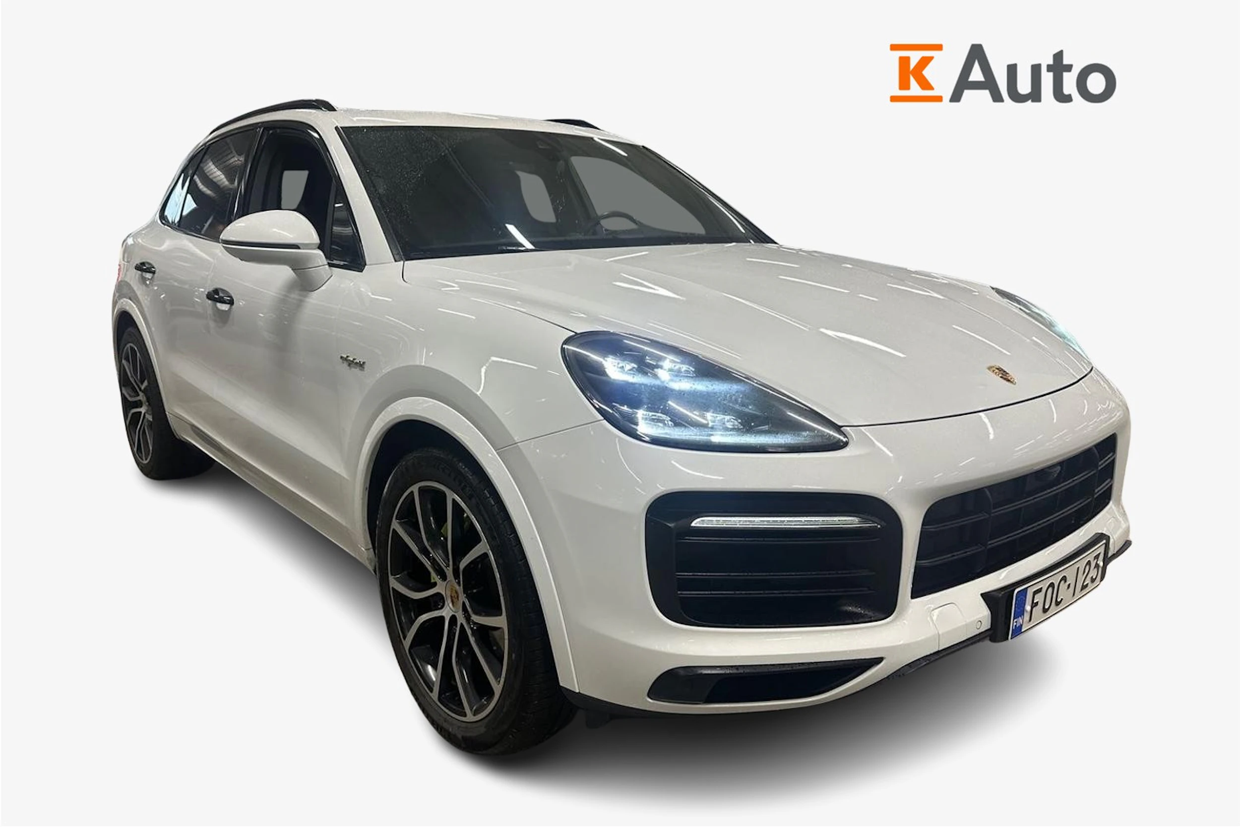 Valkoinen Porsche Cayenne 2019 kuva 1.