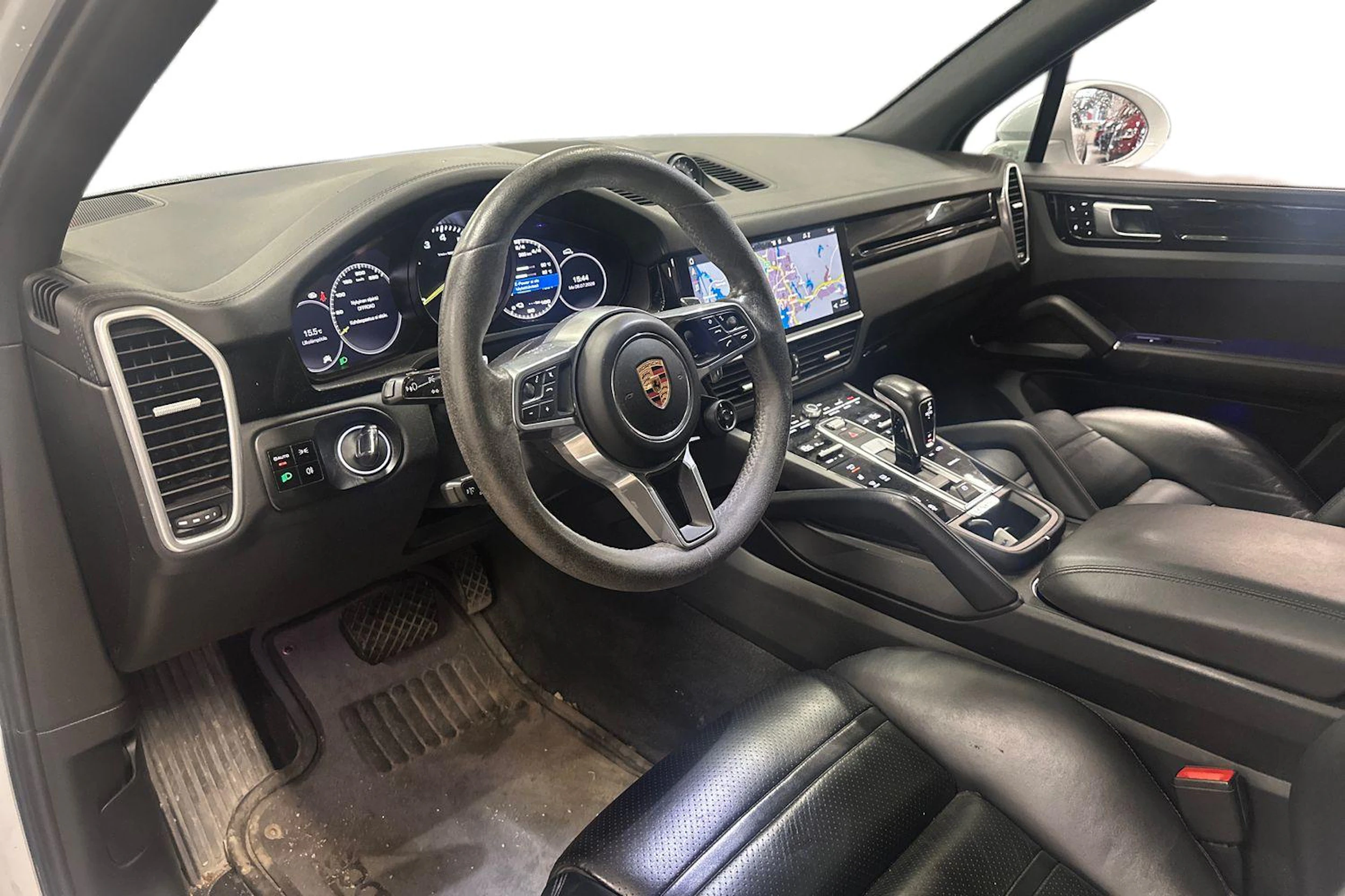 Valkoinen Porsche Cayenne 2019 kuva 3.