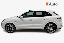 Valkoinen Porsche Cayenne 2019 kuva 5.