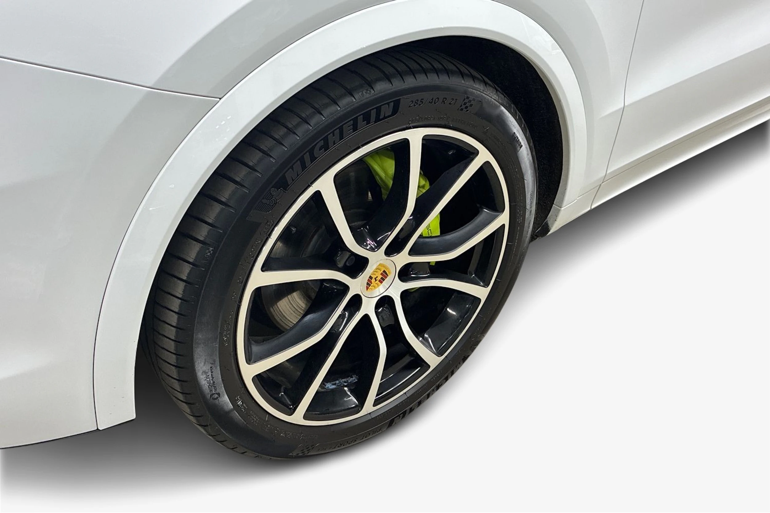 Valkoinen Porsche Cayenne 2019 kuva 9.