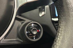 Valkoinen Porsche Cayenne 2019 kuva 17.