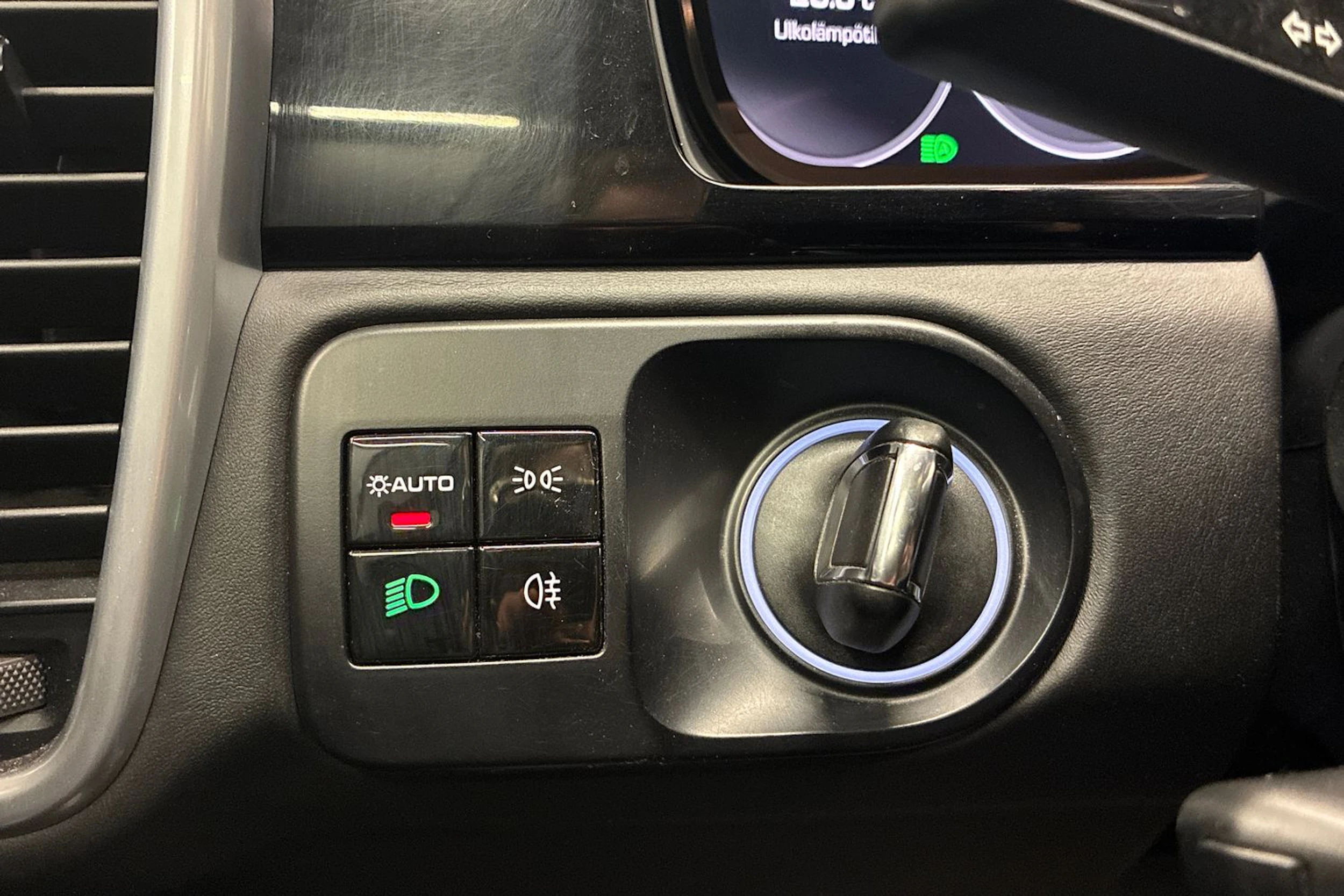 Valkoinen Porsche Cayenne 2019 kuva 18.