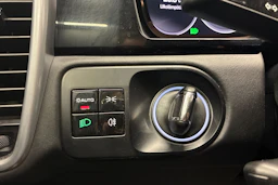 Valkoinen Porsche Cayenne 2019 kuva 18.
