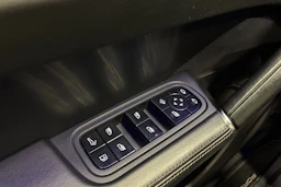 Valkoinen Porsche Cayenne 2019 kuva 20.
