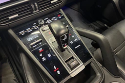 Valkoinen Porsche Cayenne 2019 kuva 21.