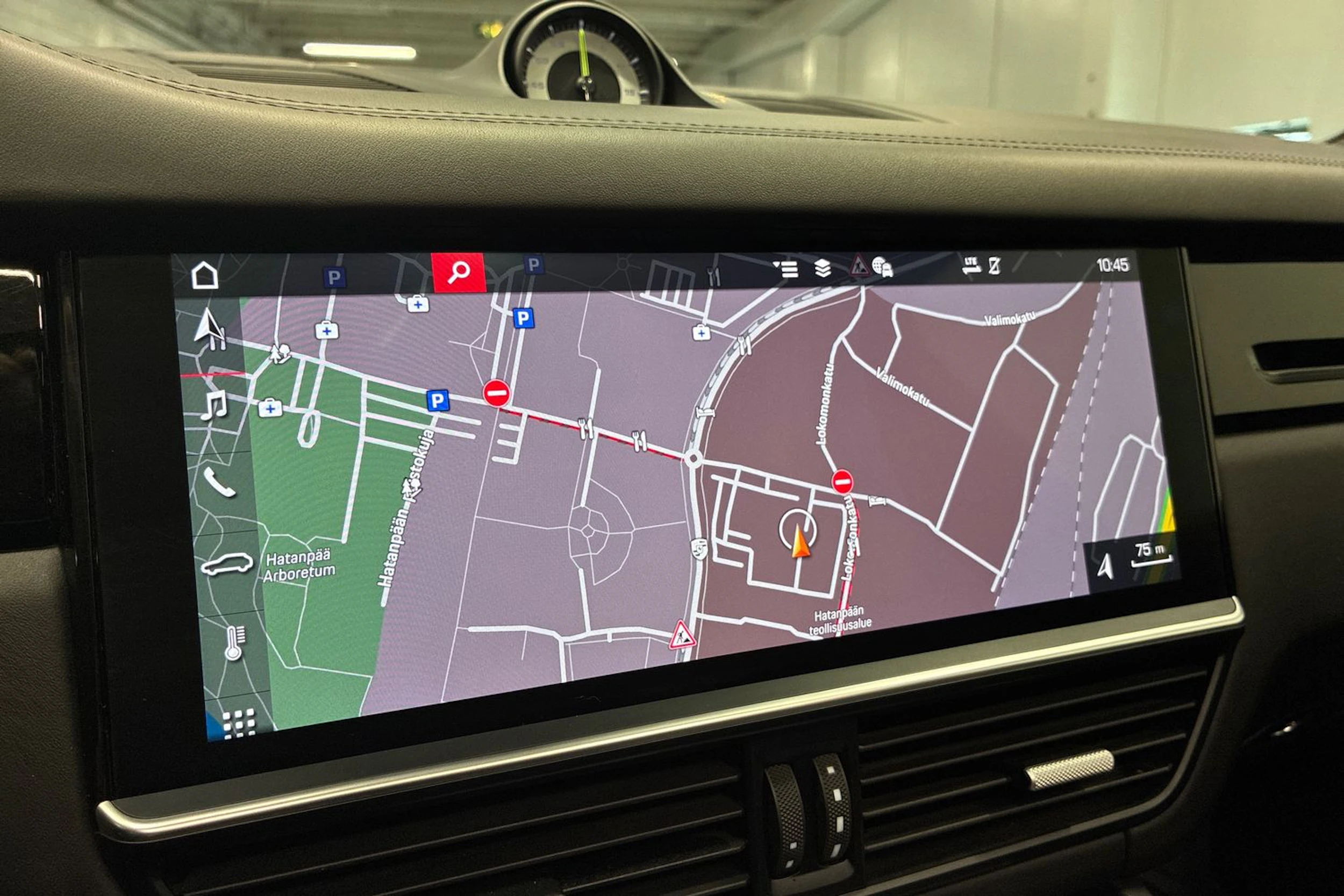 Valkoinen Porsche Cayenne 2019 kuva 22.