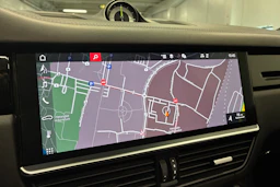 Valkoinen Porsche Cayenne 2019 kuva 22.