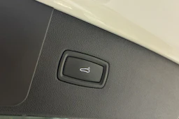Valkoinen Porsche Cayenne 2019 kuva 33.