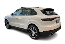 valkoinen Porsche Cayenne 2019 kuva 2.