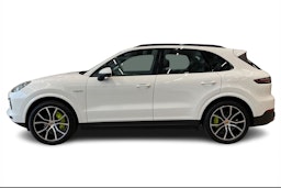 valkoinen Porsche Cayenne 2019 kuva 5.