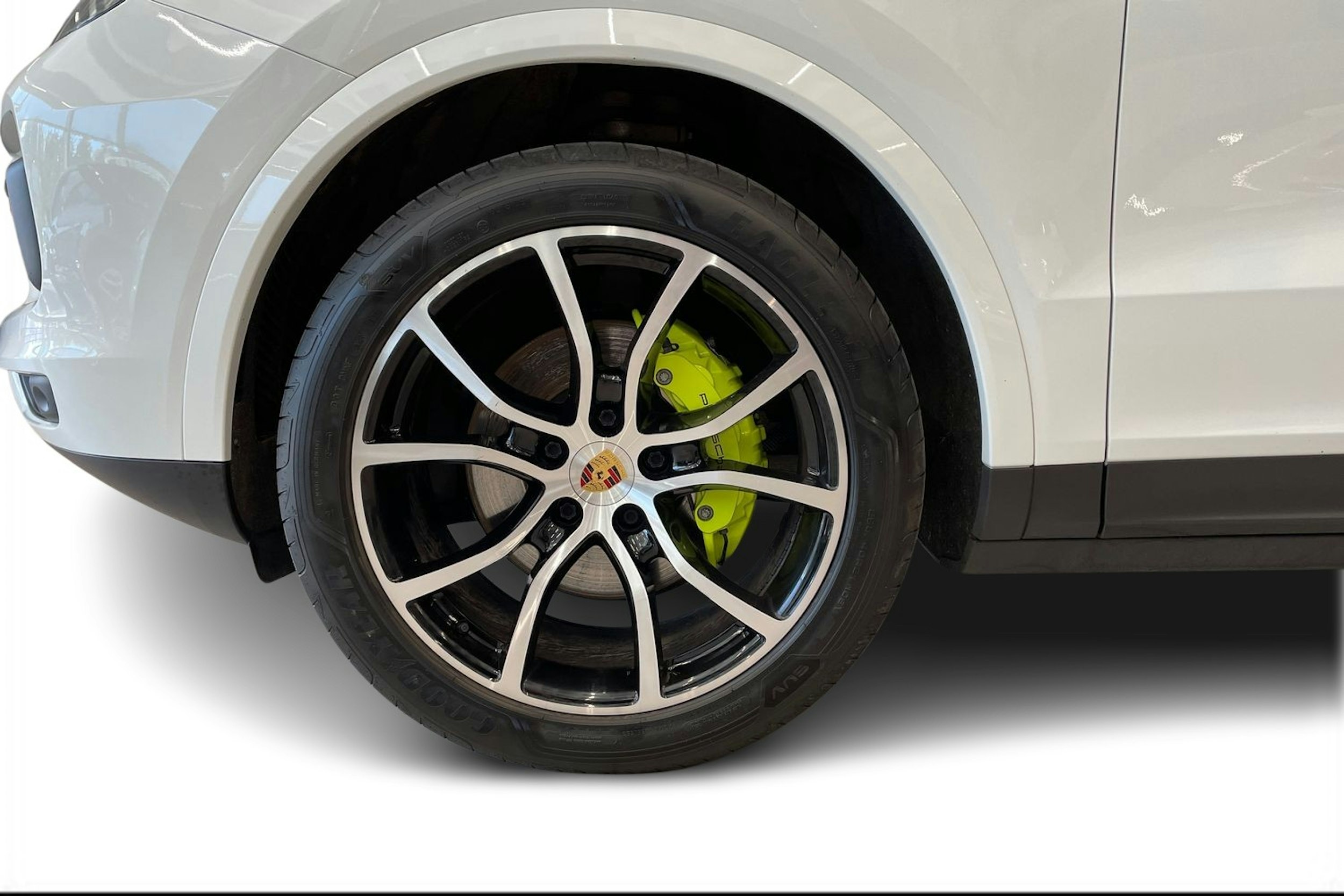 valkoinen Porsche Cayenne 2019 kuva 9.