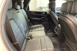 valkoinen Porsche Cayenne 2019 kuva 21.