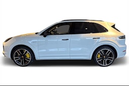 valkoinen Porsche Cayenne 2019 kuva 5.