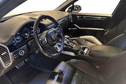 valkoinen Porsche Cayenne 2019 kuva 6.