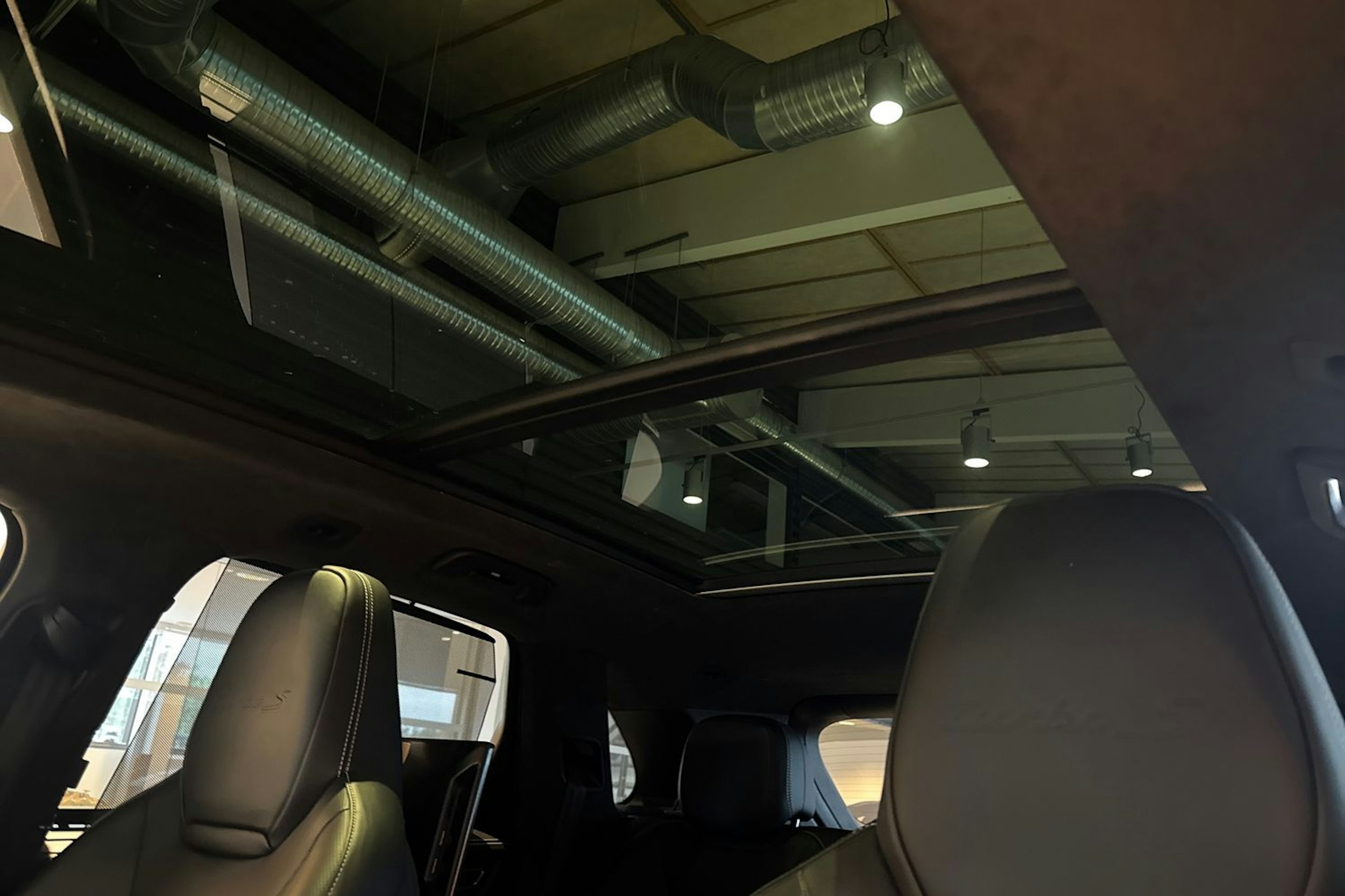 valkoinen Porsche Cayenne 2019 kuva 16.