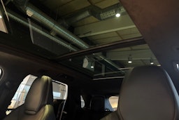 valkoinen Porsche Cayenne 2019 kuva 16.