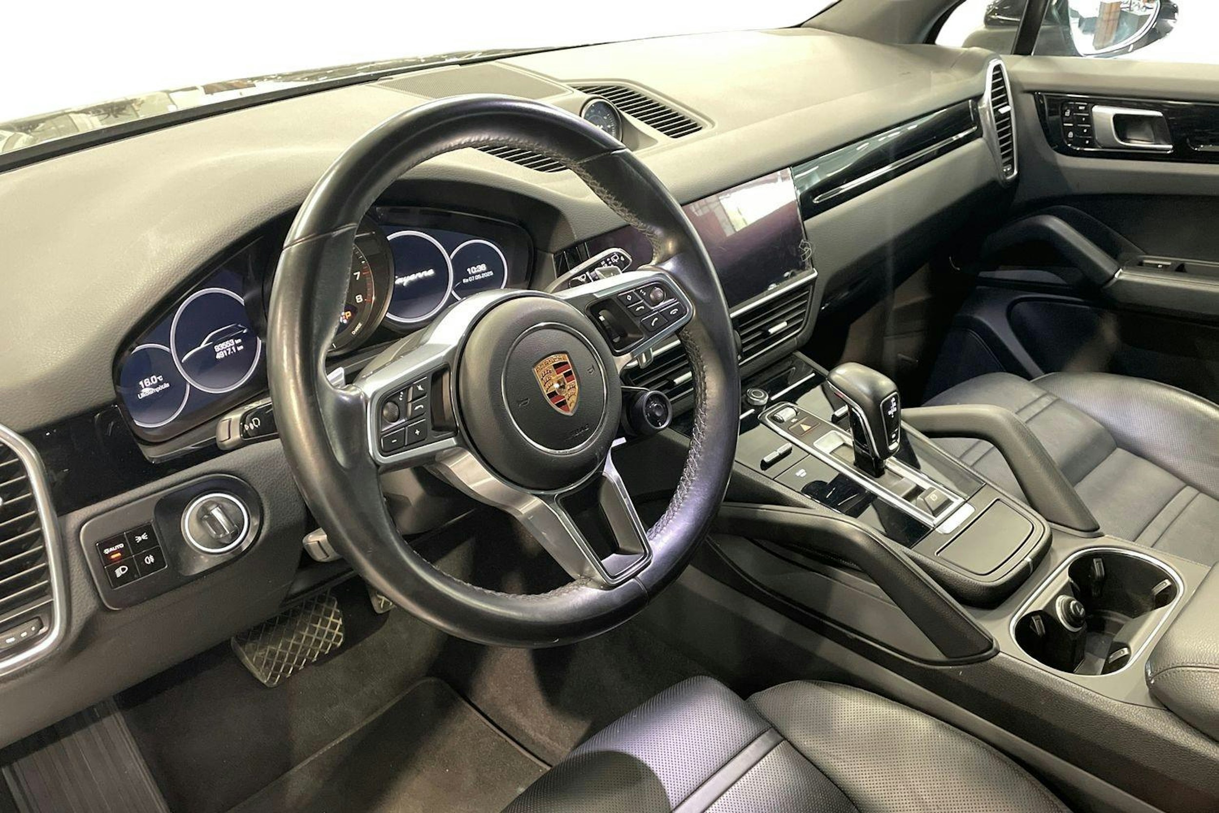 Musta Porsche Cayenne 2019 kuva 6.