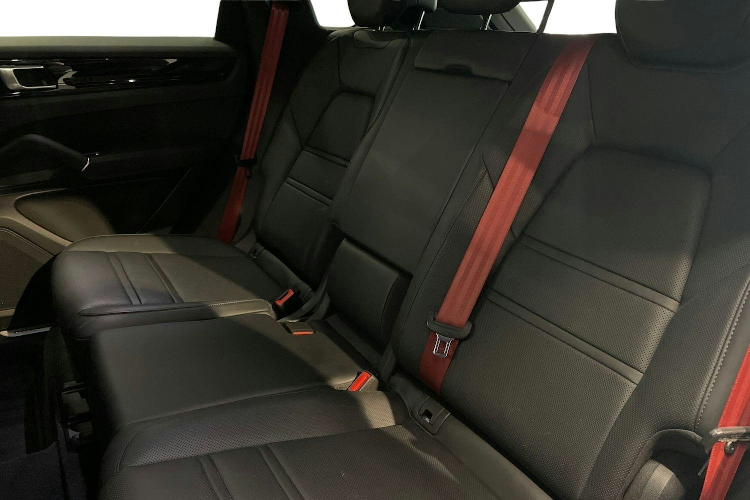 Musta Porsche Cayenne 2019 kuva 8.
