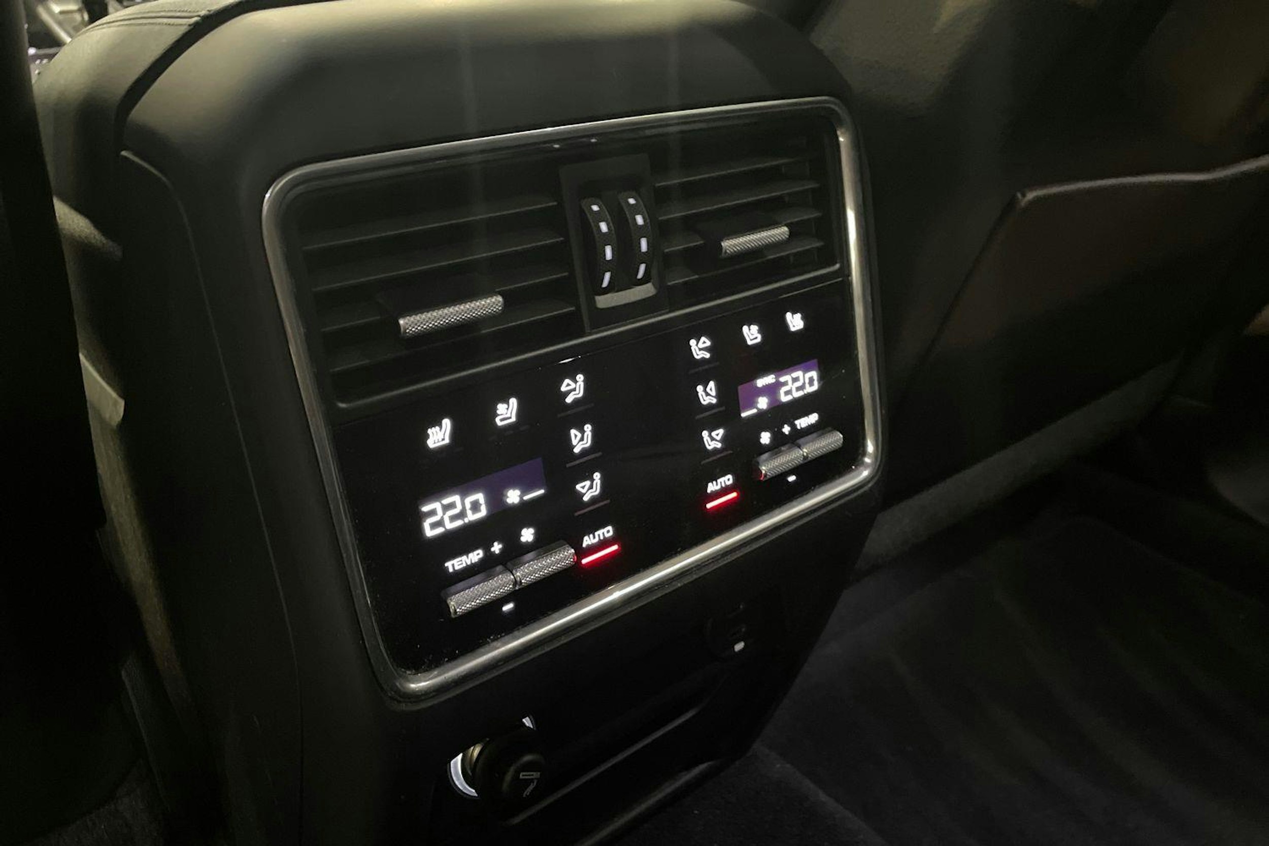 Musta Porsche Cayenne 2019 kuva 19.
