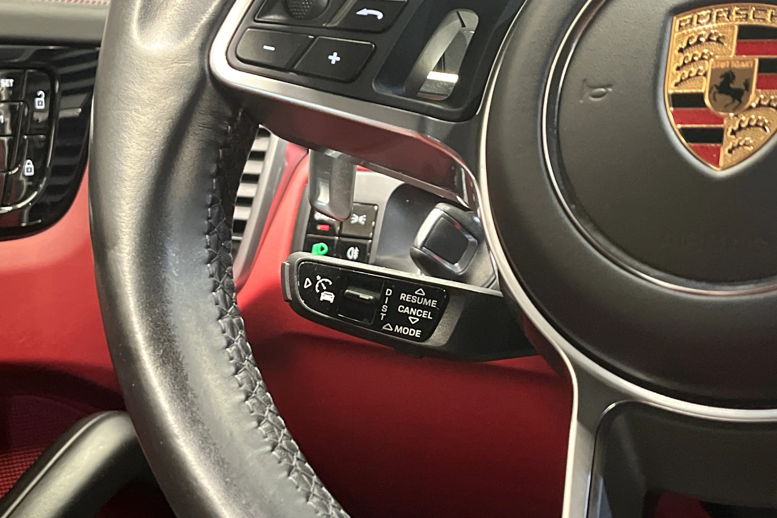 harmaa Porsche Cayenne 2019 kuva 10.