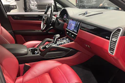 harmaa Porsche Cayenne 2019 kuva 17.